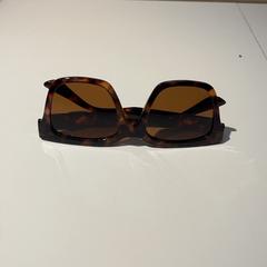 Des lunettes de soleil, a été signalé par IKEA Groningen utilisant iLost