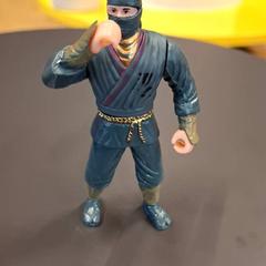 Figurine enfant, iLost를 사용하여 IKEA Nice Saint Isidore에 보고됨