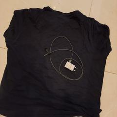 Camisa, como reportado por Van der Valk Hotel Gorinchem utilizando o iLost