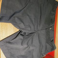 Byxor Black Shorts, rapporterat av MEININGER Hotel Berlin East Side Gallary med iLost