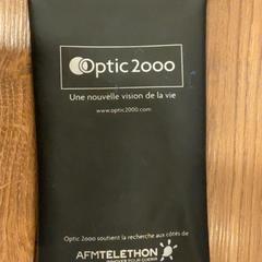 メガネケース Noir がiLostで MEININGER Hotel Marseille Centre la Joliette によって報告されました