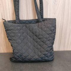 Borsa, come riportato da Rotterdam The Hague Airport utilizzando iLost