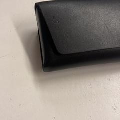 Estuche de anteojos, ha sido reportado por GVB con iLost