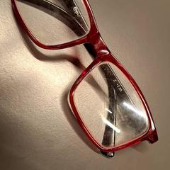 Lentes Rouge, segundo informou IKEA Nice Saint Isidore usando iLost