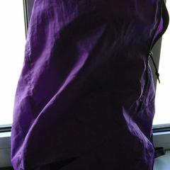 Tas paars nylon, conforme relatado por Connexxion Zeeland usando o iLost