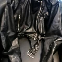 Chaqueta, ha sido reportado por RRReis IJssel-Vecht con iLost