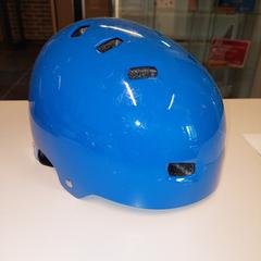 İLost kullanarak Stad Halen tarafından bildirildiği gibi Skatehelm