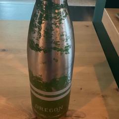 ボトル がiLostで MEININGER Hotel Köln West によって報告されました