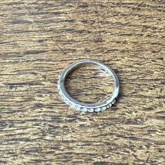 Silver ring with stones, jak bylo nahlášeno na iLost