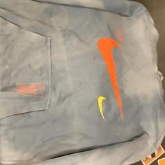 Mikina Nike, jak nahlášeno MEININGER Hotel Copenhagen pomocí iLost